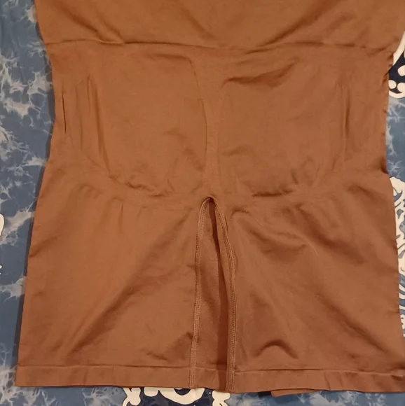 Cacique Brown High Waist Shorts with Seamless Design - Picture 10 of 10